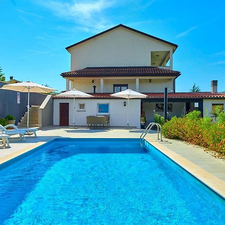 Holiday House Emma Burici Екстер'єр фото