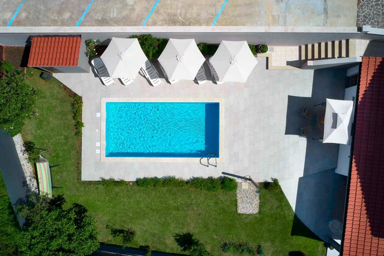 Holiday House Emma Burici Екстер'єр фото