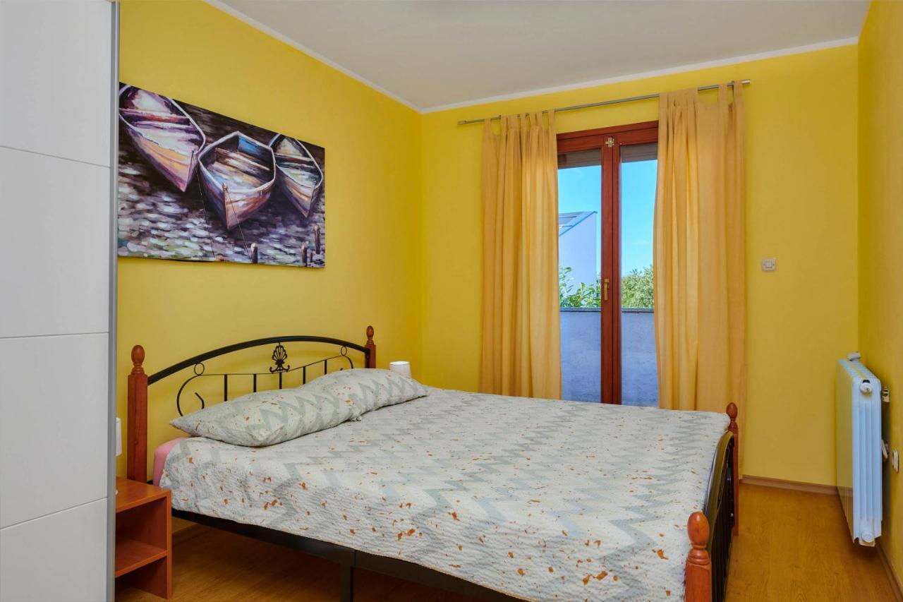 Holiday House Emma Burici Екстер'єр фото