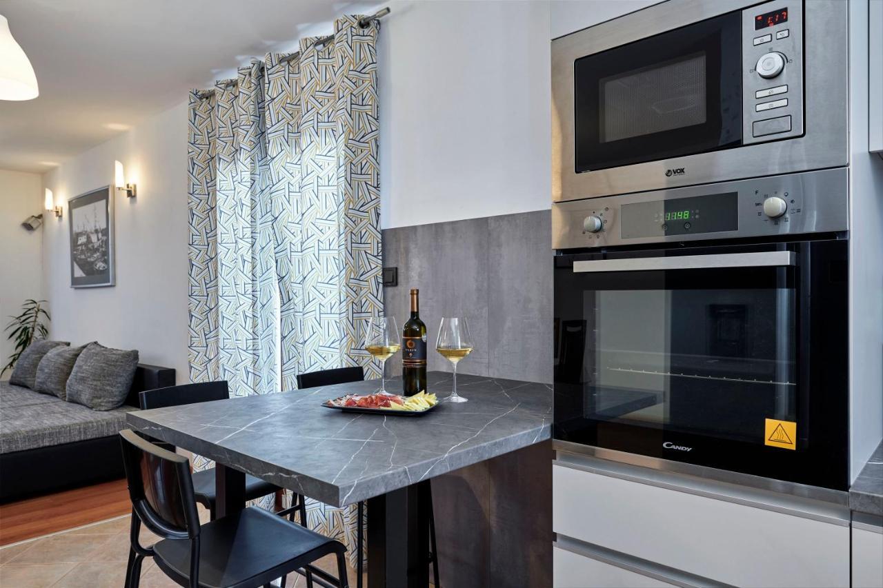 Holiday House Emma Burici Екстер'єр фото