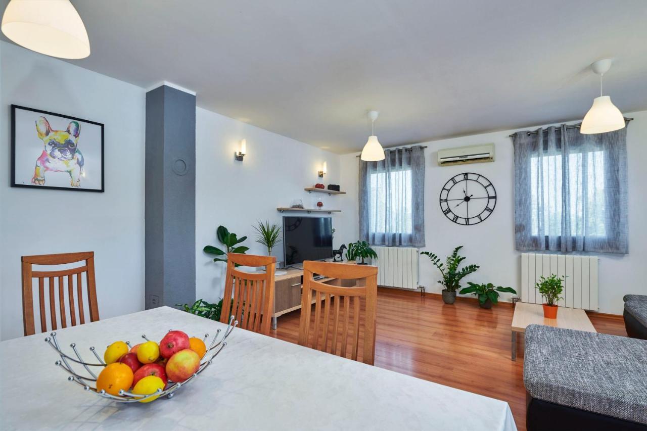 Holiday House Emma Burici Екстер'єр фото
