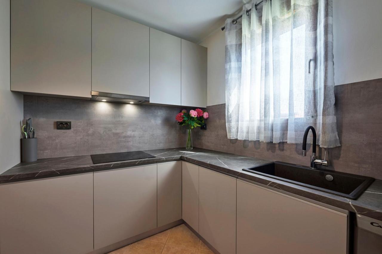 Holiday House Emma Burici Екстер'єр фото